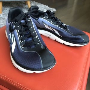 Altra Innerflex tennis shoes
